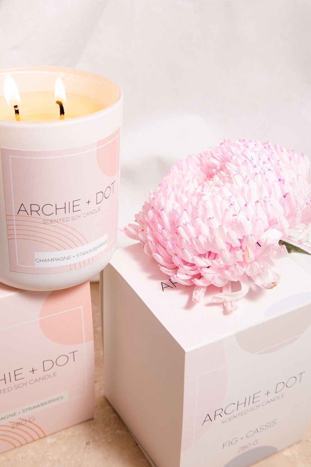 ARCHIE + DOT CHAMPAGNE + STRAWBERRIES SOY CANDLE 280G